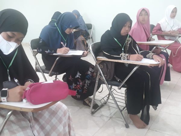 Tes penerimaan santri baru